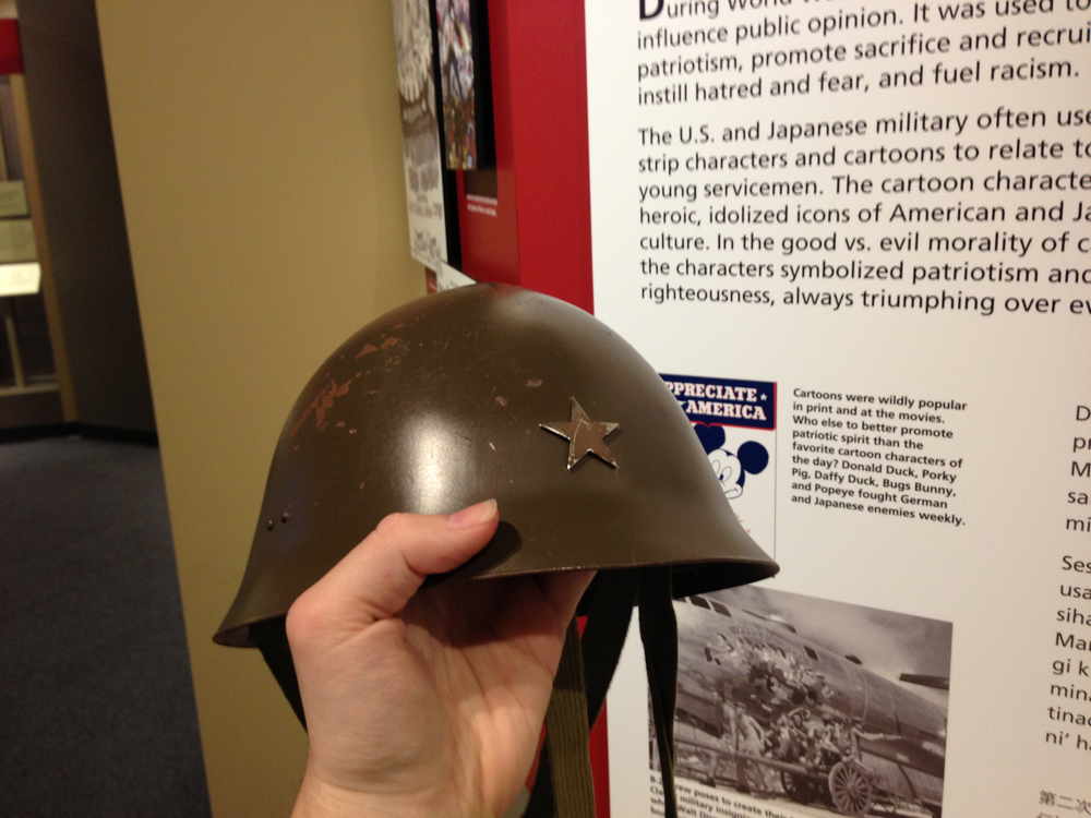 039-type_90_jap_helmet_-_war_in_the_pacific_museum.jpg